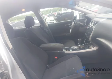 2013 Nissan Altima 2.5 Sv z USA, uszkodzony, nr VIN 1N4AL3AP0DC129570